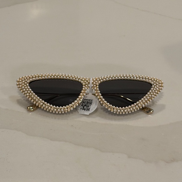 Christian Dior MissDior Faux Pearl Accents Cat-Eye Sunglasses - Picture 5 of 13